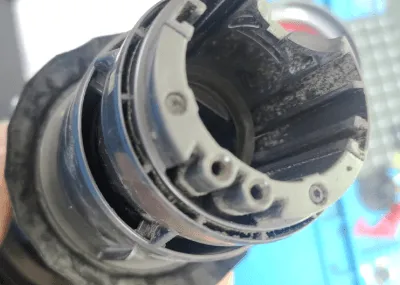 初步檢測與拆解-Dyson吸塵器深度清潔